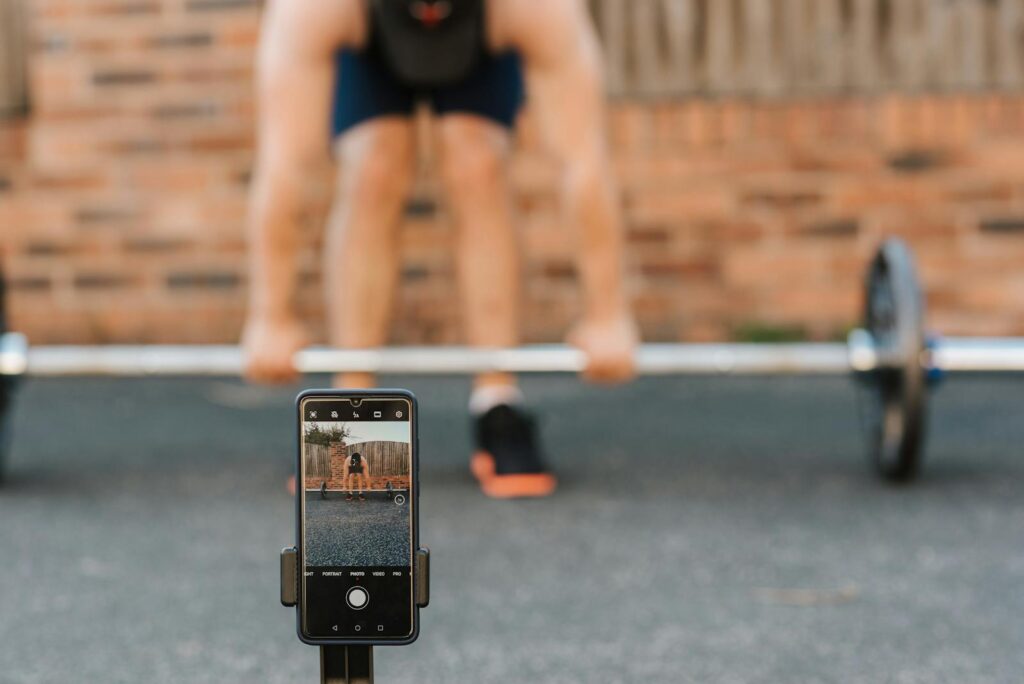 Optimieren Sie Lernen und Leistung: Entdecken Sie, wie Atmung, Fehleranalyse und Bewegung die Neuroplastizität im Sport fördern können.